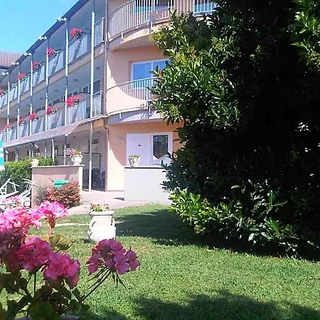 Ala Bianca 3* Ameglia